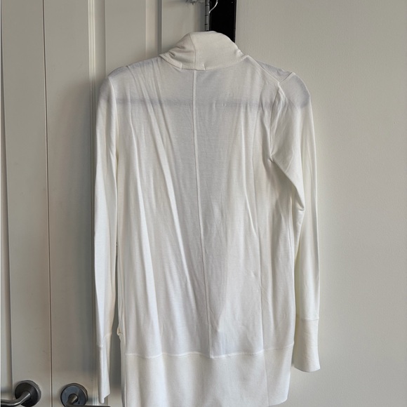 Athleta Pranayama Restore Rib Wrap
Color Bone Rib - Picture 5 of 6